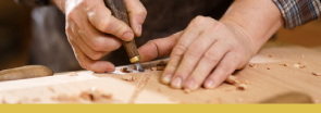 L'atelier ébénisterie de l'ESAT des ARGONAUTES 13009 Marseille offre à vos meubles une seconde jeunesse !  Aux argonautes, les ouvriers en situation de handicap ont été formés par des professionnels, attentifs au respect des techniques traditionnelles (marqueterie, vernis au tampon, dorure à la feuille d'or...) Cet atelier de métier d'art restaure entièrement votre meubles.  Les techniques utilisées permettent à la fois de respecter le style et les matières en préservant l'esthétique du mobilier.  • Restauration ébénisterie • Vernissage et patine • peinture sur meubles • vente de meubles anciens • cannage mécanique